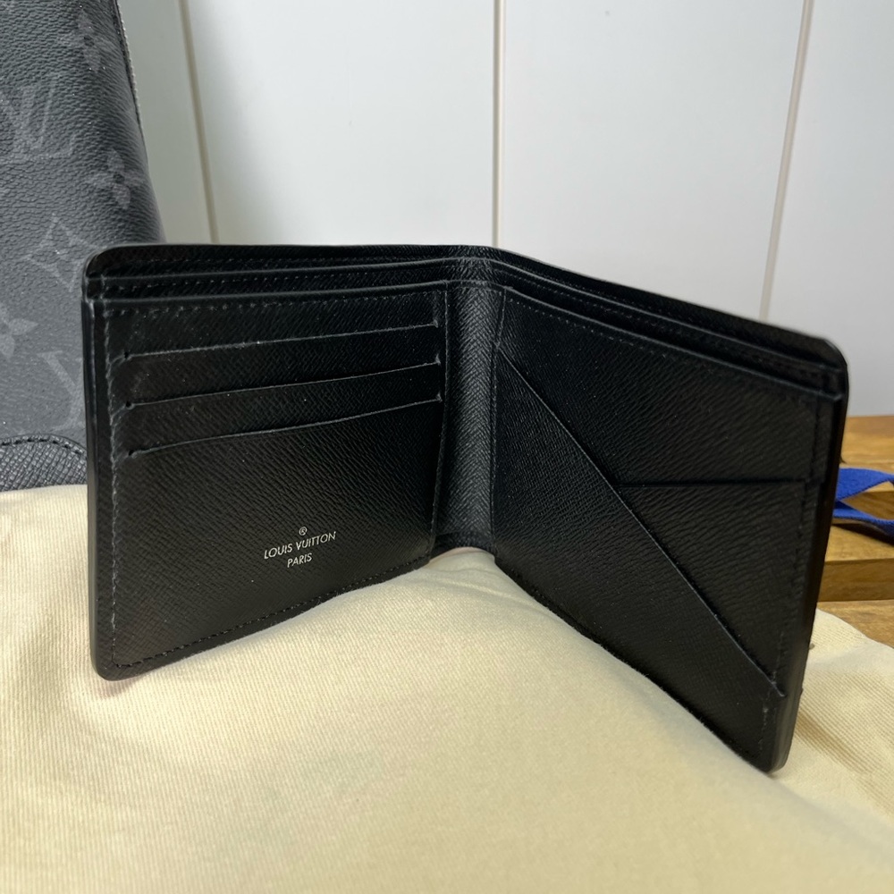 Men’s LV Authentic Leather Wallet